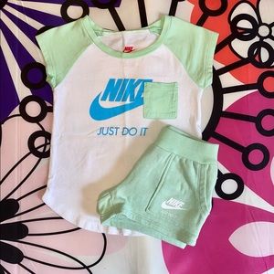 3t girls Nike Sportswear Shorts Set-Used